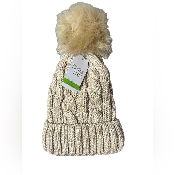 NWT Time and Tru Women’s Pom Pom Beanie - Picture 1 of 4